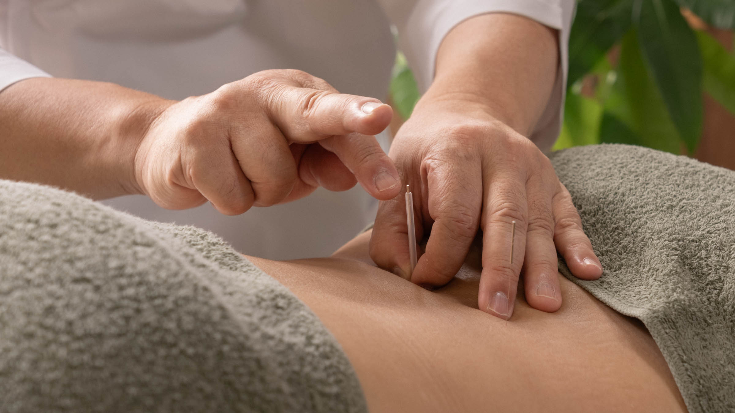 川越の鍼灸院「仁術堂」の施術風景と和の院内空間を撮影した写真