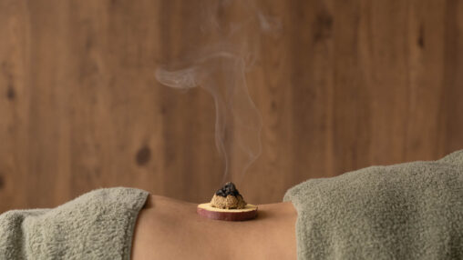 川越の鍼灸院「仁術堂」の施術風景と和の院内空間を撮影した写真