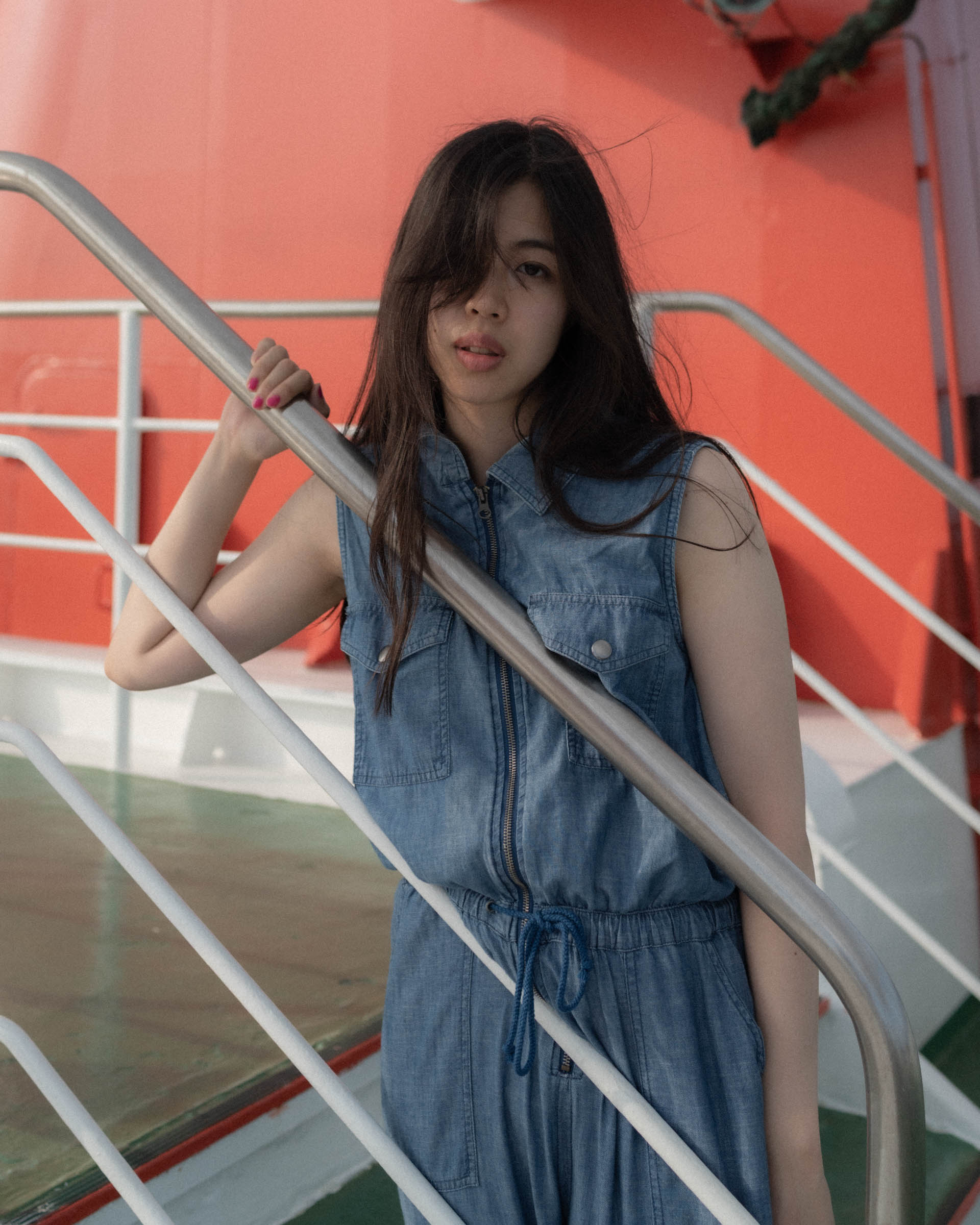 役者・川越美結のポートレートシリーズ “somewhere”。フォトグラファー和田剛（東京都台東区）によるモデル・役者・アーティスト・表現者向けの作品撮り・宣材写真例。