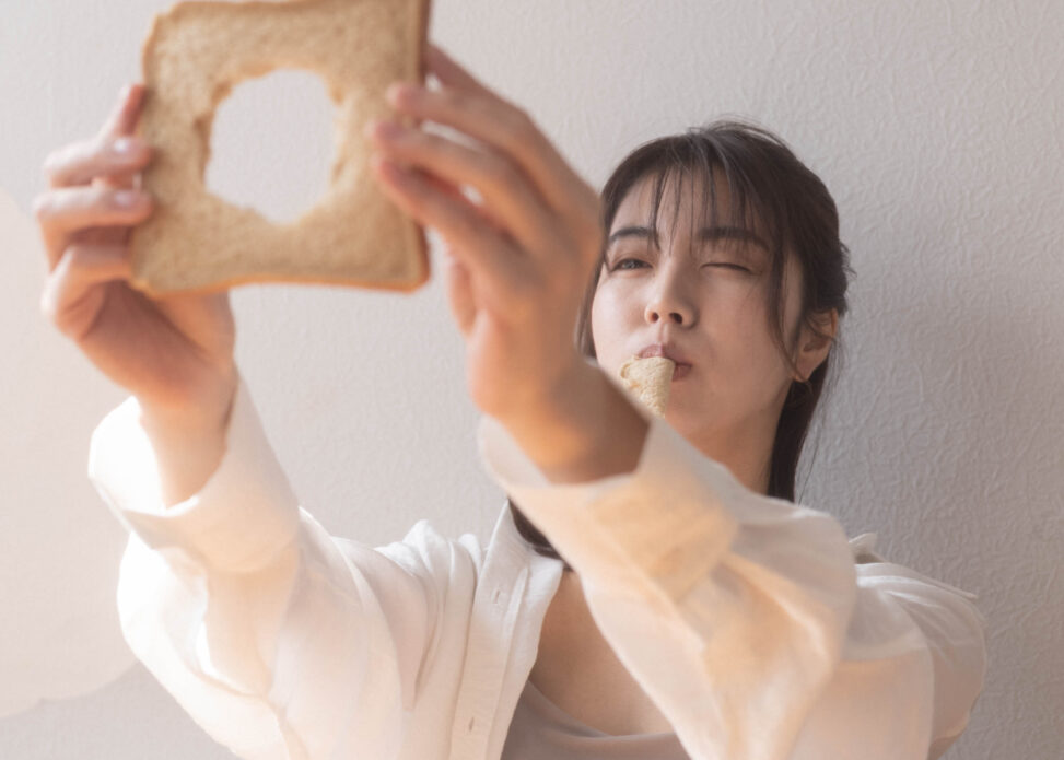 俳優、遊上なばなのポートレート撮影。フォトグラファー和田剛（東京都台東区）による、役者やモデル、アーチストの魅力を引き出す「宣材写真」シリーズ。